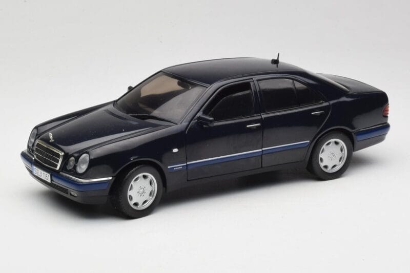 Mercedes E-Class W210 E320 Preto Sun Star 1:18 1151 Metal