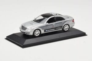 Mercedes E-Class W211 #36 Paris-Beijing 2006 Replacement Box Minichamps 1:43 B66962270-R Metal - imagem 2 de 4