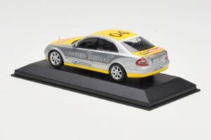 Mercedes E-Class W211 #4 Team ADAC Paris-Beijing 2006 Replacement Box Minichamps 1:43 B66962260-R Metal - imagem 3 de 4