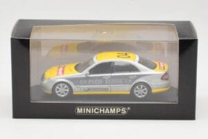 Mercedes E-Class W211 #4 Team ADAC Paris-Beijing 2006 Replacement Box Minichamps 1:43 B66962260-R Metal - imagem 4 de 4
