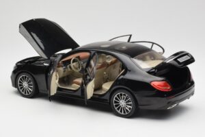 Mercedes E-Class W213 Obsidian Preto iScale 1:18 B66960380 Metal - imagem 5 de 8