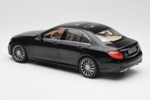 Mercedes E-Class W213 Obsidian Preto iScale 1:18 B66960380 Metal - imagem 7 de 8