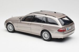 Mercedes E320 CDI W210 Estate Cubanite Prata Kyosho 1:18 B66962188 Metal - imagem 7 de 8