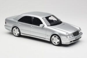 Mercedes E55 AMG W210 Brilliant Silver Otto 1:18 OT459 Resina - imagem 4 de 6