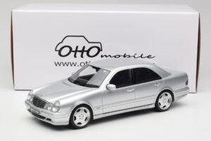 Mercedes E55 AMG W210 Brilliant Silver Otto 1:18 OT459 Resina - imagem 6 de 6