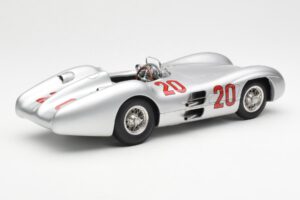 Mercedes W196 Streamliner #20 K. Kling French GP 1954 CMC 1:18 M-128B Metal - imagem 2 de 6