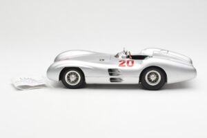 Mercedes W196 Streamliner #20 K. Kling French GP 1954 CMC 1:18 M-128B Metal - imagem 3 de 6