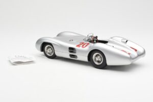 Mercedes W196 Streamliner #20 K. Kling French GP 1954 CMC 1:18 M-128B Metal - imagem 5 de 6