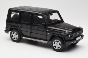 Mercedes G 500 W463 Preto Dealer Edition AUTOart 1:18 B66962143 Metal - imagem 6 de 8