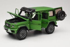 Mercedes G 63 AMG 4x4 Squared Green Hell Magno Almost Real 1:18 820821 Metal - imagem 2 de 8