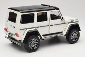 Mercedes G 63 AMG 4x4 Squared Polar White Almost Real 1:18 820203 Metal - imagem 3 de 8