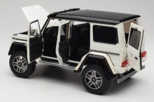 Mercedes G 63 AMG 4x4 Squared Polar White Almost Real 1:18 820203 Metal - imagem 5 de 8