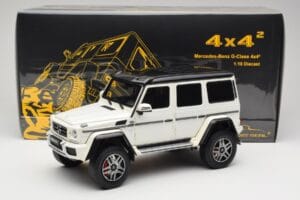 Mercedes G 63 AMG 4x4 Squared Polar White Almost Real 1:18 820203 Metal - imagem 8 de 8