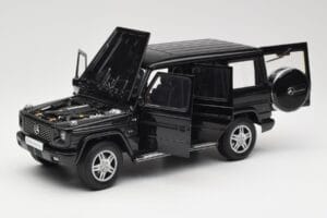 Mercedes G-Class G 500 W463 Smaragd Black Metallic AUTOart 1:18 76101 Metal - imagem 2 de 8