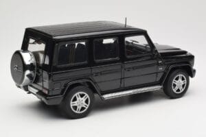 Mercedes G-Class G 500 W463 Smaragd Black Metallic AUTOart 1:18 76101 Metal - imagem 3 de 8