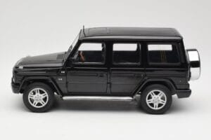 Mercedes G-Class G 500 W463 Smaragd Black Metallic AUTOart 1:18 76101 Metal - imagem 4 de 8
