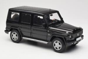 Mercedes G-Class G 500 W463 Smaragd Black Metallic AUTOart 1:18 76101 Metal - imagem 6 de 8
