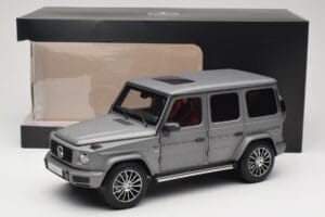 Mercedes G-Class G500 W463A Designo Platinum Magno Minichamps 1:18 B66960811 Metal - imagem 8 de 8