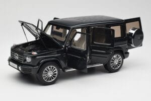 Mercedes G-Class G500 W463A Emerald Green Minichamps 1:18 B66960810 Metal - imagem 2 de 8