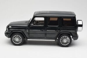 Mercedes G-Class G500 W463A Emerald Green Minichamps 1:18 B66960810 Metal - imagem 4 de 8