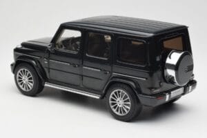 Mercedes G-Class G500 W463A Emerald Green Minichamps 1:18 B66960810 Metal - imagem 7 de 8