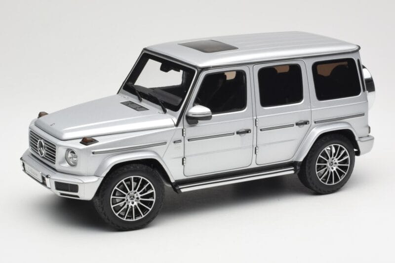 Mercedes G-Class G 500 W463A Iridium Silver Metallic Minichamps 1:18 113037112 Metal