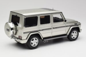Mercedes G-Class G55 AMG W463 Iridium Prateado Otto 1:18 OT1126 Resina - imagem 2 de 6