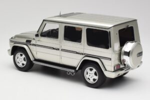 Mercedes G-Class G55 AMG W463 Iridium Prateado Otto 1:18 OT1126 Resina - imagem 5 de 6