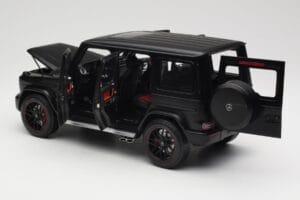 Mercedes G-Class G63 AMG W463A Matt Black Minichamps 1:18 110037064 Metal - imagem 5 de 8