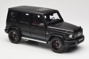 Mercedes G-Class G63 AMG W463A Matt Black Minichamps 1:18 110037064 Metal - imagem 6 de 8