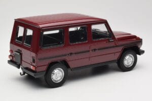 Mercedes G-Class W460 LWB Vermelho Escuro Minichamps 1:18 155038102 Metal - imagem 2 de 6