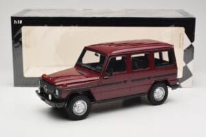 Mercedes G-Class W460 LWB Vermelho Escuro Minichamps 1:18 155038102 Metal - imagem 6 de 6