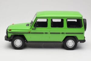 Mercedes G-Class W460 LWB Verde Minichamps 1:18 155038101 Metal - imagem 3 de 6