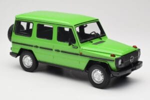 Mercedes G-Class W460 LWB Verde Minichamps 1:18 155038101 Metal - imagem 4 de 6