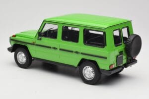 Mercedes G-Class W460 LWB Verde Minichamps 1:18 155038101 Metal - imagem 5 de 6