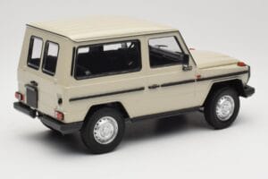 Mercedes G-Class W460 SWB Grey Metallic Minichamps 1:18 155038004 Metal - imagem 2 de 6