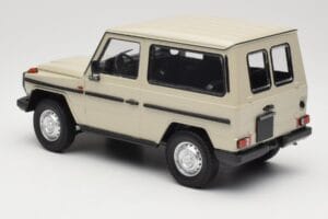Mercedes G-Class W460 SWB Grey Metallic Minichamps 1:18 155038004 Metal - imagem 5 de 6