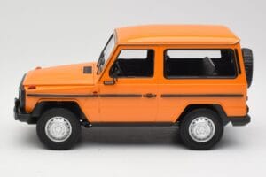 Mercedes G-Class W460 SWB Laranja Minichamps 1:18 155038000 Metal - imagem 3 de 6