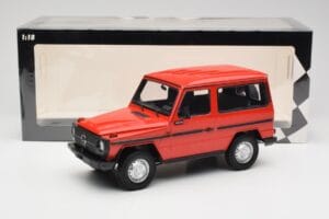 Mercedes G-Class W460 SWB Vermelho Minichamps 1:18 155038002 Metal - imagem 6 de 6