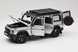 Mercedes G-Class W463 Iridium Silver Norev 1:18 183030 Metal - imagem 2 de 8