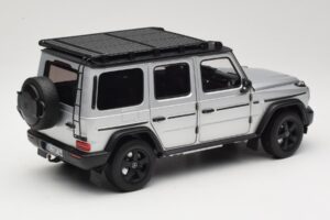 Mercedes G-Class W463 Iridium Silver Norev 1:18 183030 Metal - imagem 3 de 8