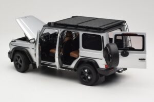 Mercedes G-Class W463 Iridium Silver Norev 1:18 183030 Metal - imagem 5 de 8