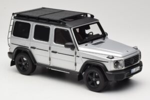 Mercedes G-Class W463 Iridium Silver Norev 1:18 183030 Metal - imagem 6 de 8