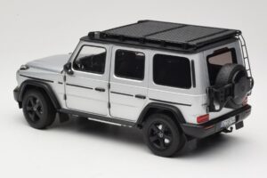 Mercedes G-Class W463 Iridium Silver Norev 1:18 183030 Metal - imagem 7 de 8