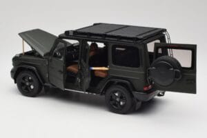 Mercedes G-Class W465 Verde Azeitona Norev 1:18 B66960662 Metal - imagem 5 de 8