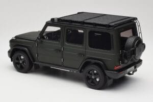 Mercedes G-Class W465 Verde Azeitona Norev 1:18 B66960662 Metal - imagem 7 de 8