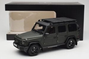 Mercedes G-Class W465 Verde Azeitona Norev 1:18 B66960662 Metal - imagem 8 de 8