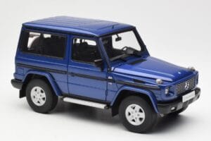 Mercedes G500 W463 SWB Azul AUTOart 1:18 76114 Metal - imagem 6 de 8