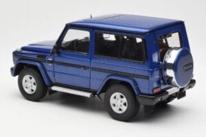 Mercedes G500 W463 SWB Azul AUTOart 1:18 76114 Metal - imagem 7 de 8
