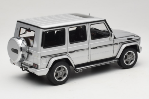 Mercedes G55 AMG W463 Prata AUTOart 1:18 76247 Metal - imagem 3 de 8